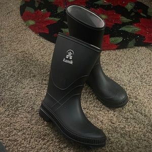 Girls/boys kamik rain boots worn only once